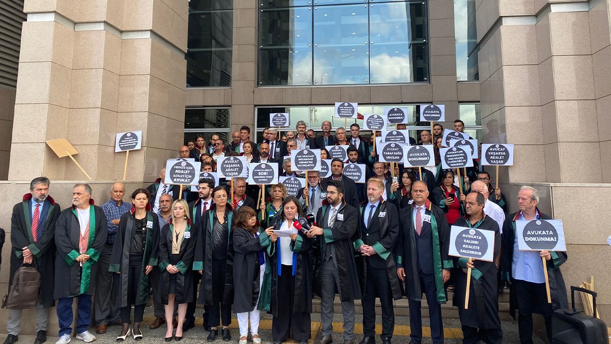 Barolardan 'avukata şiddet' protestosu