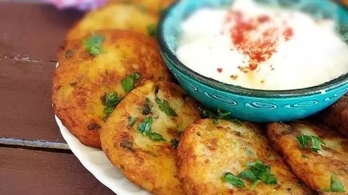 Et köftesini bile solda bırakıyor! Evdekiler her gün bunu isteyecek, işte nefis patates köftesi tarifi