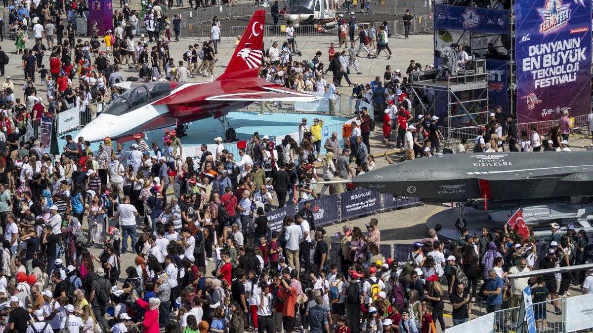 TEKNOFEST İzmir'de, ikinci gün etkinlikleri devam ediyor