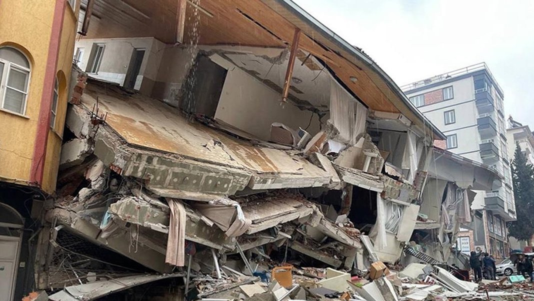 Deprem bölgesinin yaraları sarılamıyor: İşsizlik ödeneği başvuruları iki katına çıktı