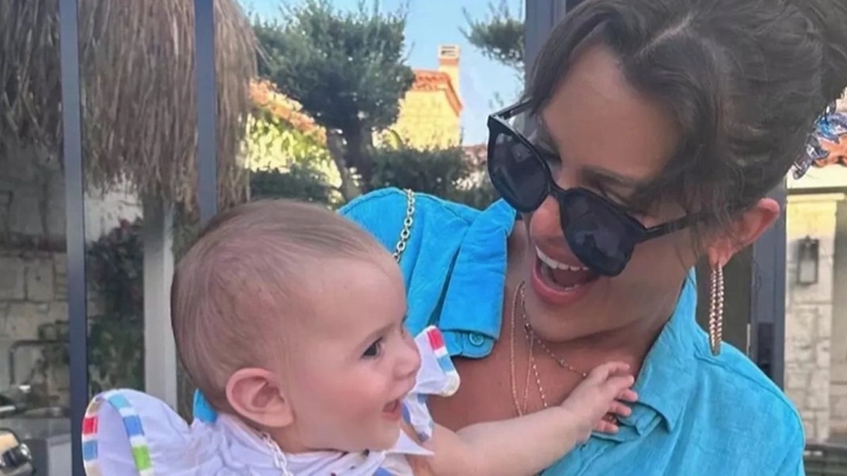 Eşinden boşanmıştı! Selin Ciğerci kızını da alıp ülkeyi terk ediyor!Bakın artık nerede yaşayacak