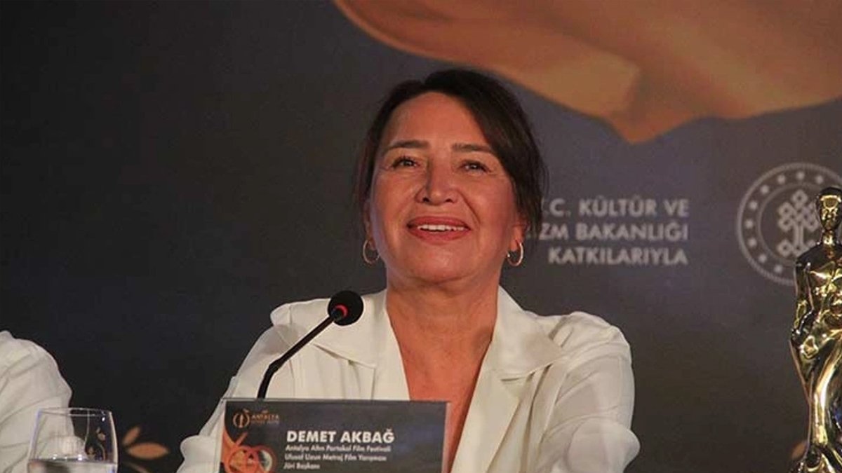 Demet Akbağ Altın Portakal jüri başkanlığından istifa etti