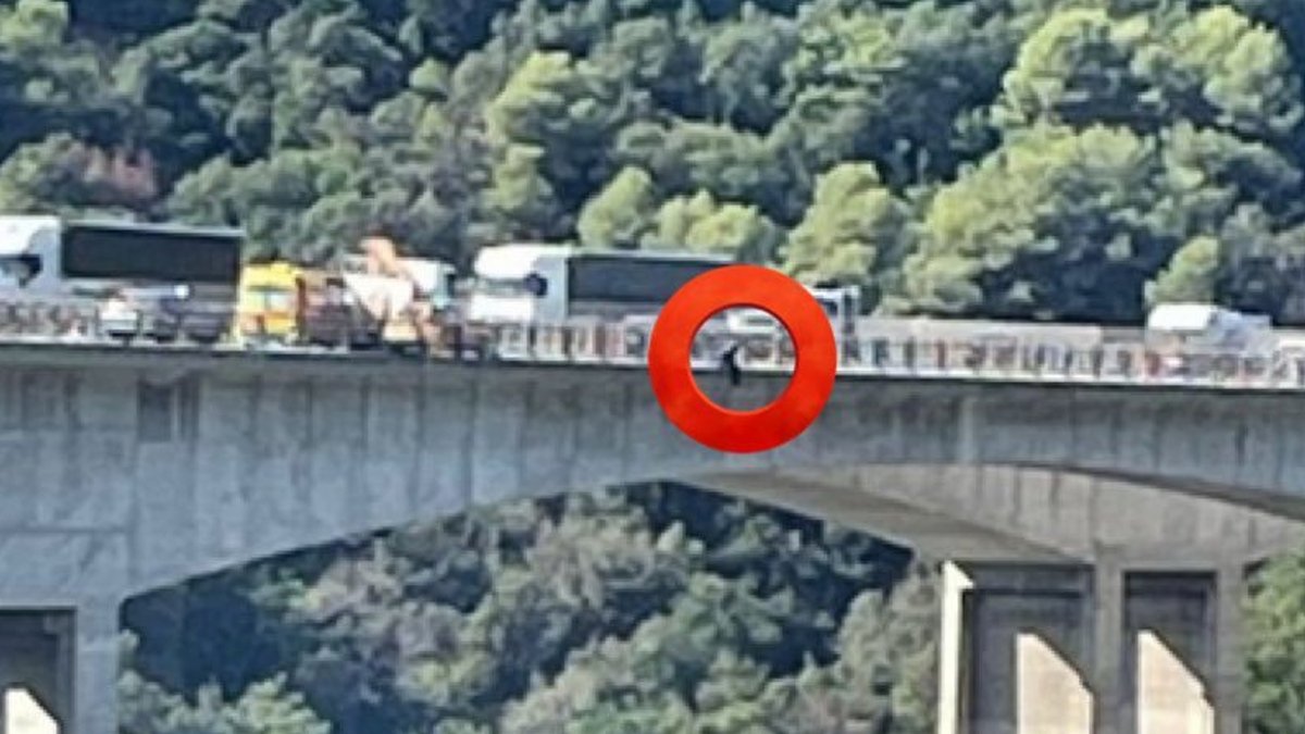 Futbol dünyası şokta! Fransız yıldız otoyolda intihara kalkıştı! İkna çalışmaları sürüyor!