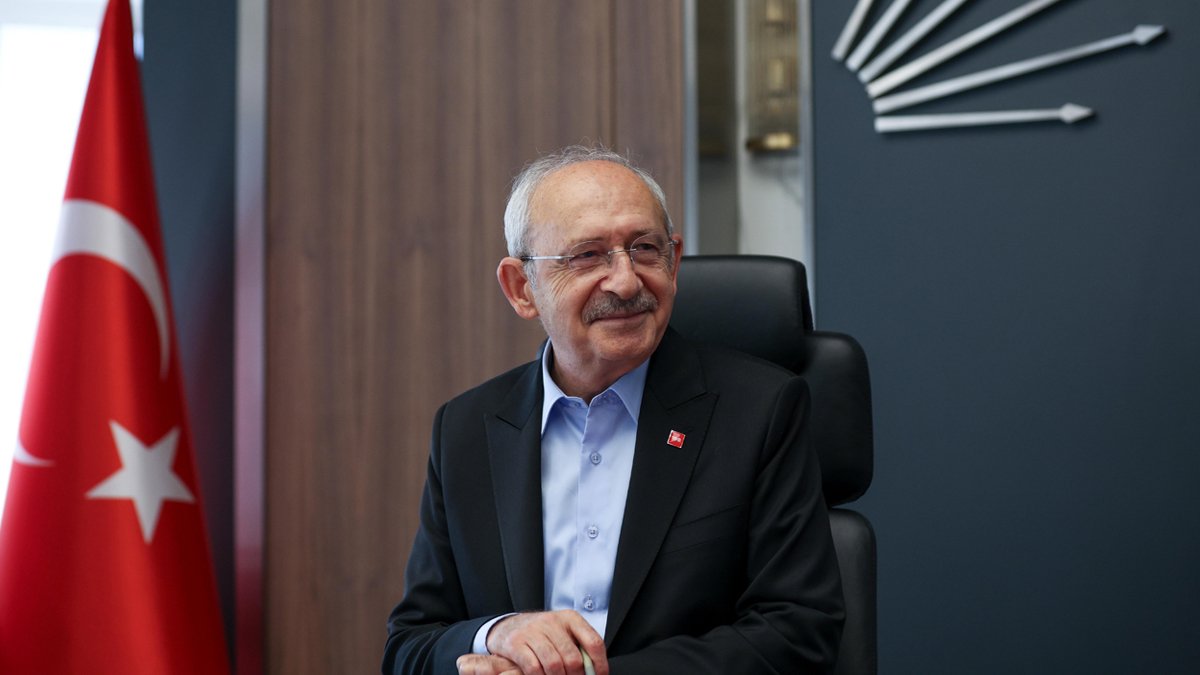 Kılıçdaroğlu partisinin Antalya il ve ilçe başkanlarıyla görüştü