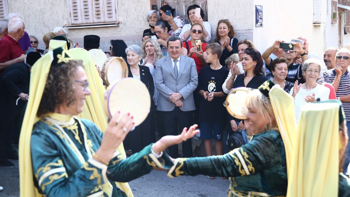 İzmir Kırım Türkleri ‘Evlerine’ kavuştu
