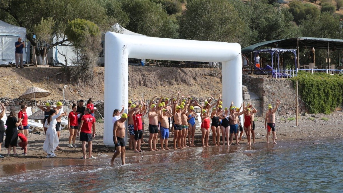 Avcılar’ın sevilen diş hekimi yüzme etkinliğinde anıldı