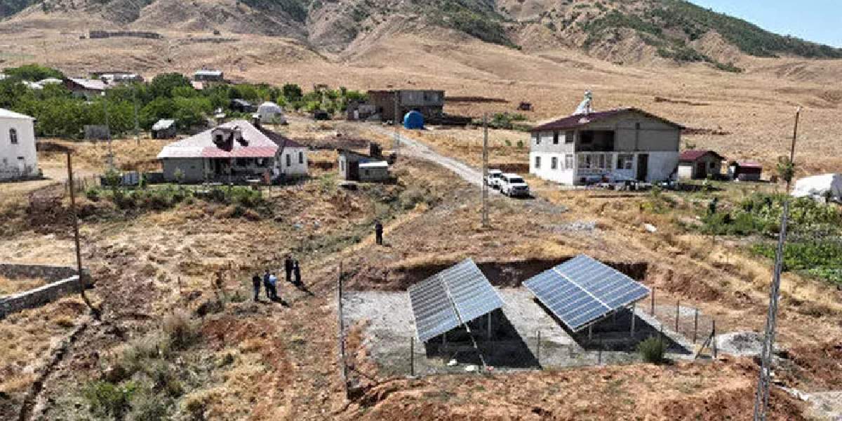 Metrelerce derinliklerden gelen mucize! Saniye 6-7 litre akıyor: 60 köy resmen bayram etti