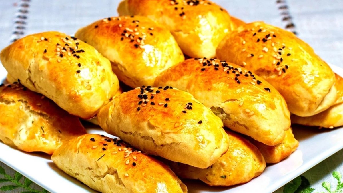 Mayasız pamuk gibi poğaçalar 10 dakikada hazır! Evdekiler son kalanı yemek için resmen yarışacak