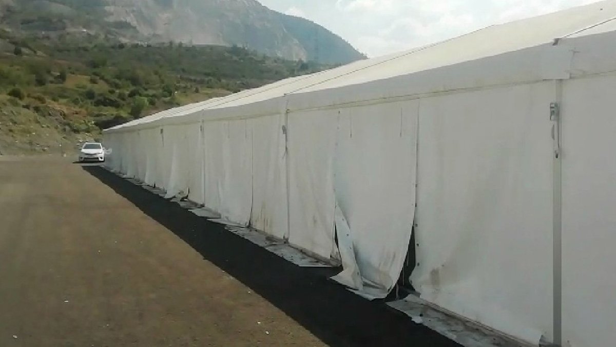 Öğrencilerden yurt parası alıp çadır verdiler: Can güvenliğimiz yok