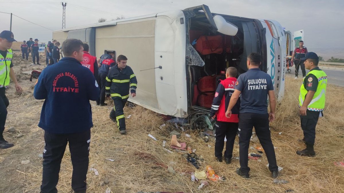 Amasya'da yolcu otobüsü devrildi: 6 ölü, 35 yaralı