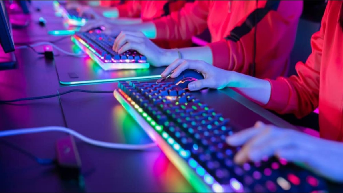 E Sporcu Nasıl Olunur: Yeteneklerinizi E-Spor Arenasında Parlatın