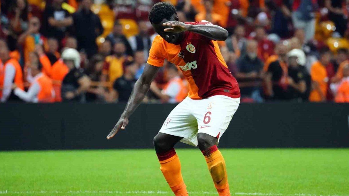 Cimbom'un stoperi taraftarı mest etti! "Taraftarın hoşuna giden oyunu yakında göstereceğiz"