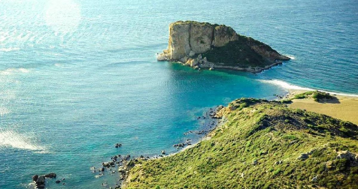 Bu adaya su üstünde yürüyerek gidiyorlar! Marmaris'in Kızkumu'na rakip: çok az kişi biliyor! Bir giden elini eteğini çekemiyor