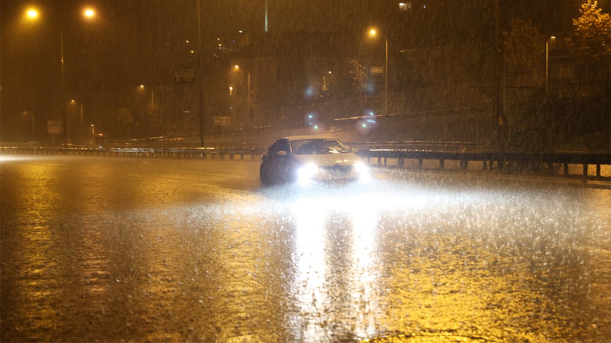 İstanbul sağanağa teslim!