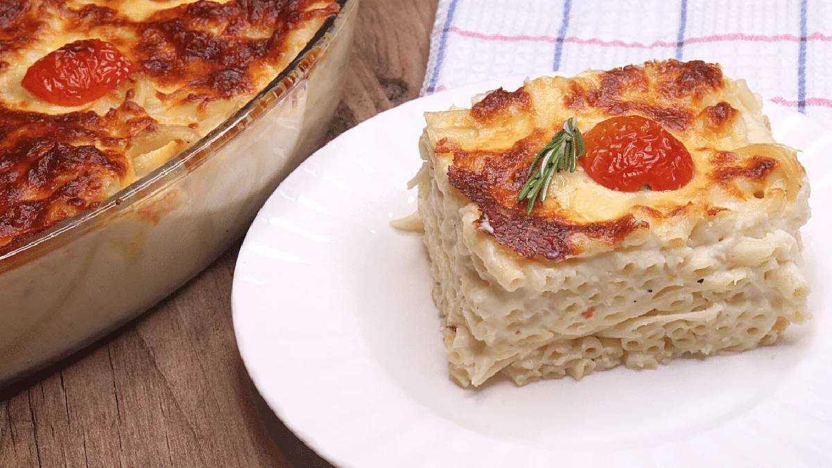 Su böreğini bile cebinden çıkarır! İşte ömrümde böyle börek yemedim dedirten makarna böreği tarifi
