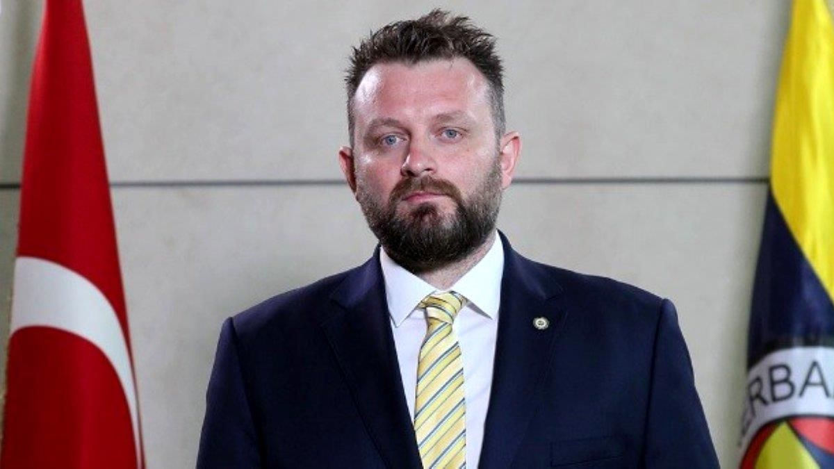 Fenerbahçe yöneticisinden hakemlere eleştiri: "Standartsız kararlar veriliyor"