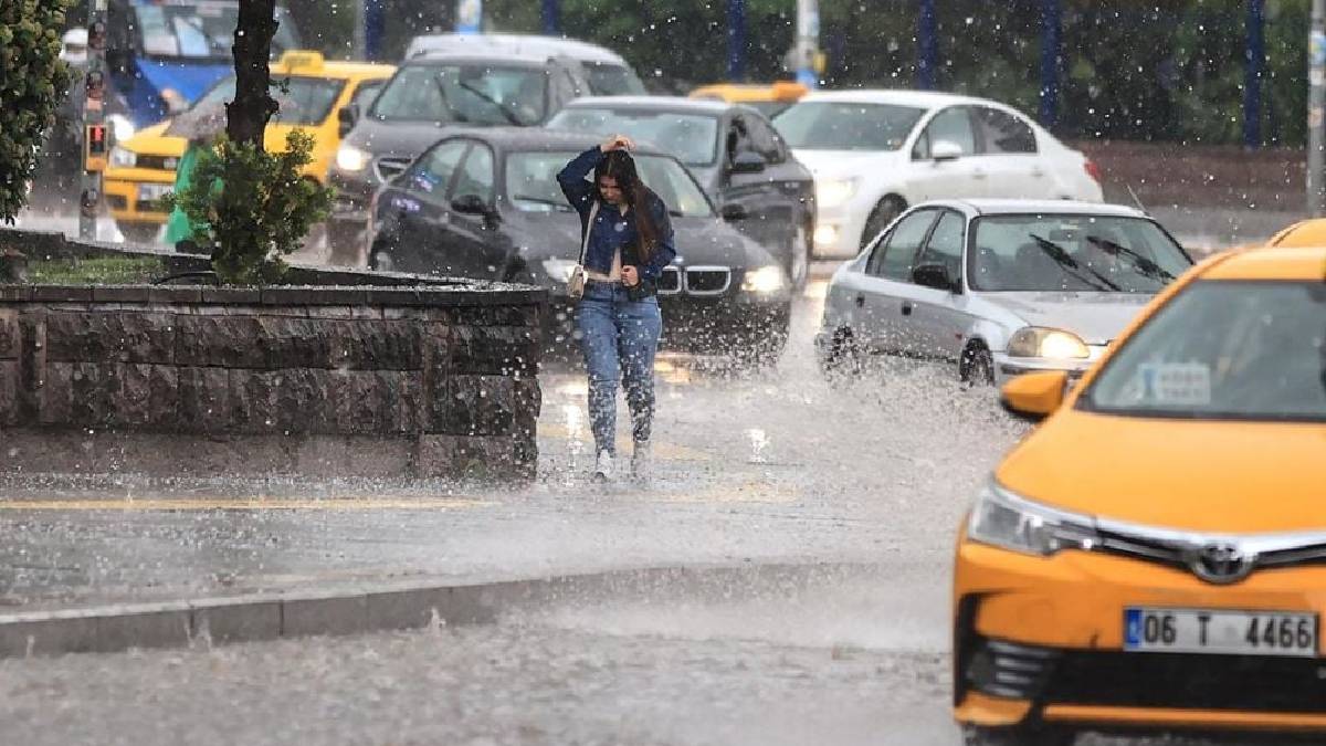 Fırtına ve yağış o şehirleri kilitledi! Meteoroloji uyarıları THY'yi de hareketlendirdi!Dışarı çıkan çıktığına bin pişman olacak