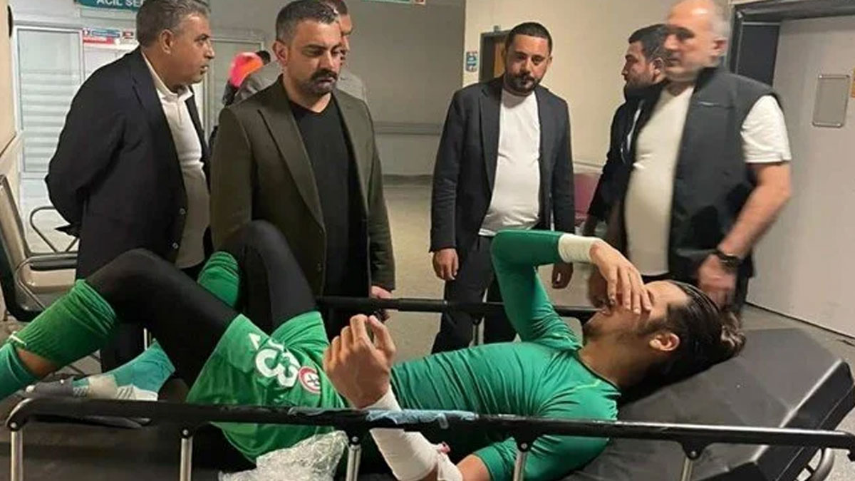 Vanspor'un başkanı rakip takımın soyunma odasını bastı