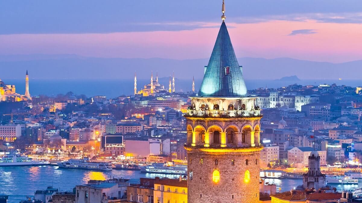 İstanbul'da yaşayanlar ücretsiz gezecek! Cumhuriyet'in 100. Yılına özel:100 gün para ödenmeyecek