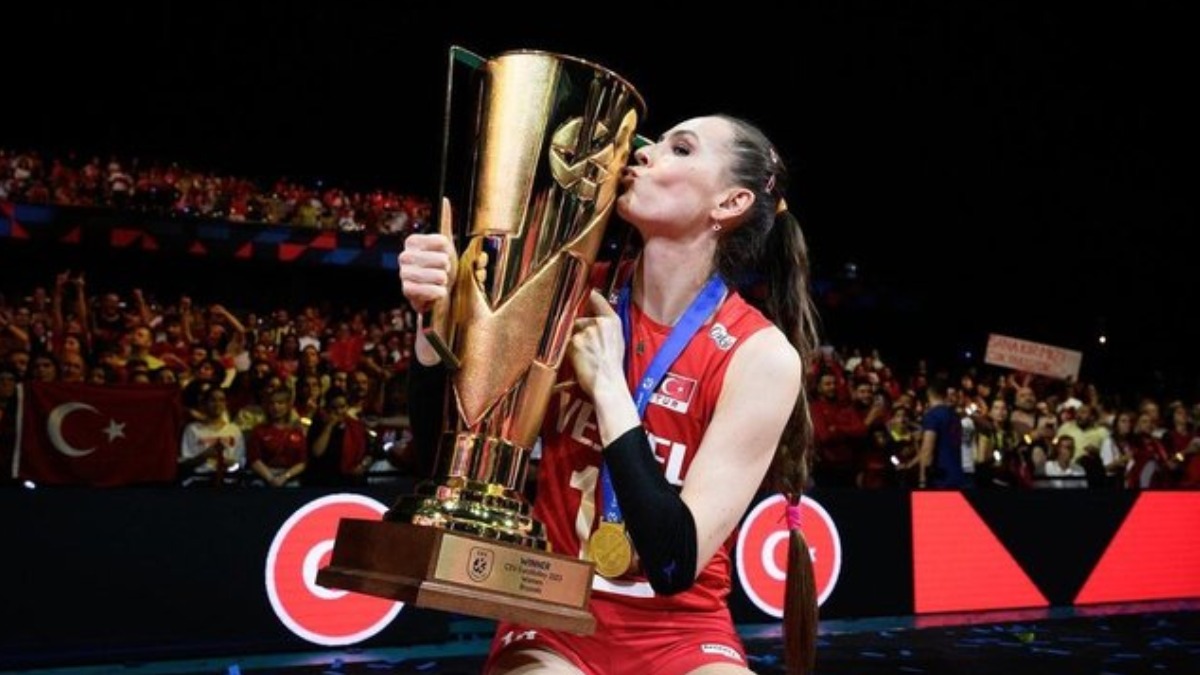 Milli Sporcu Eda Erdem’in ismi Göcek’teki evinin sokağına verildi