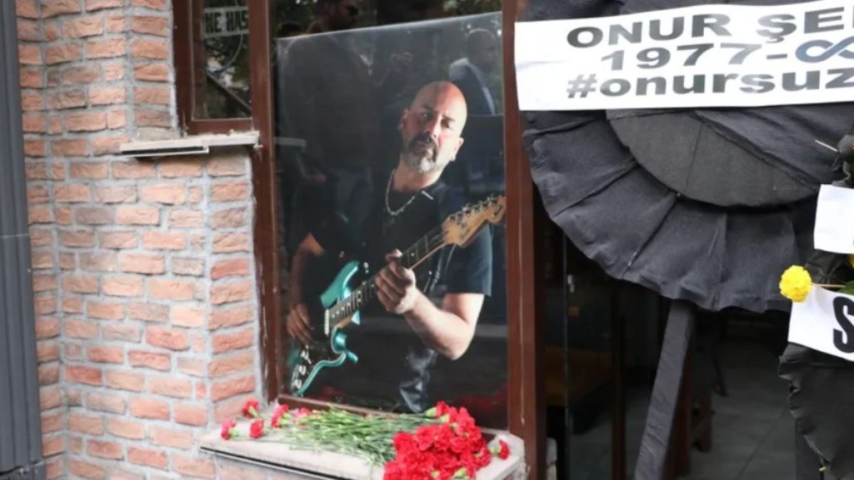 Müzisyen Onur Şener öldürüldüğü yerde anıldı