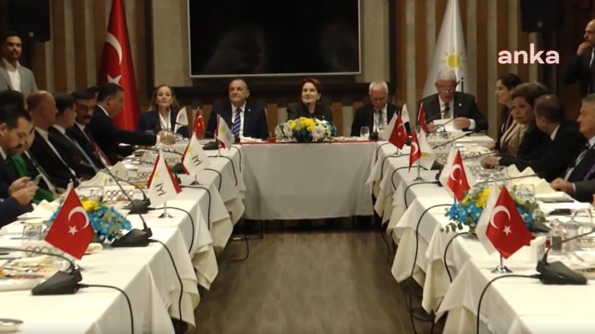 Akşener partisinin milletvekilleriyle bir araya geldi