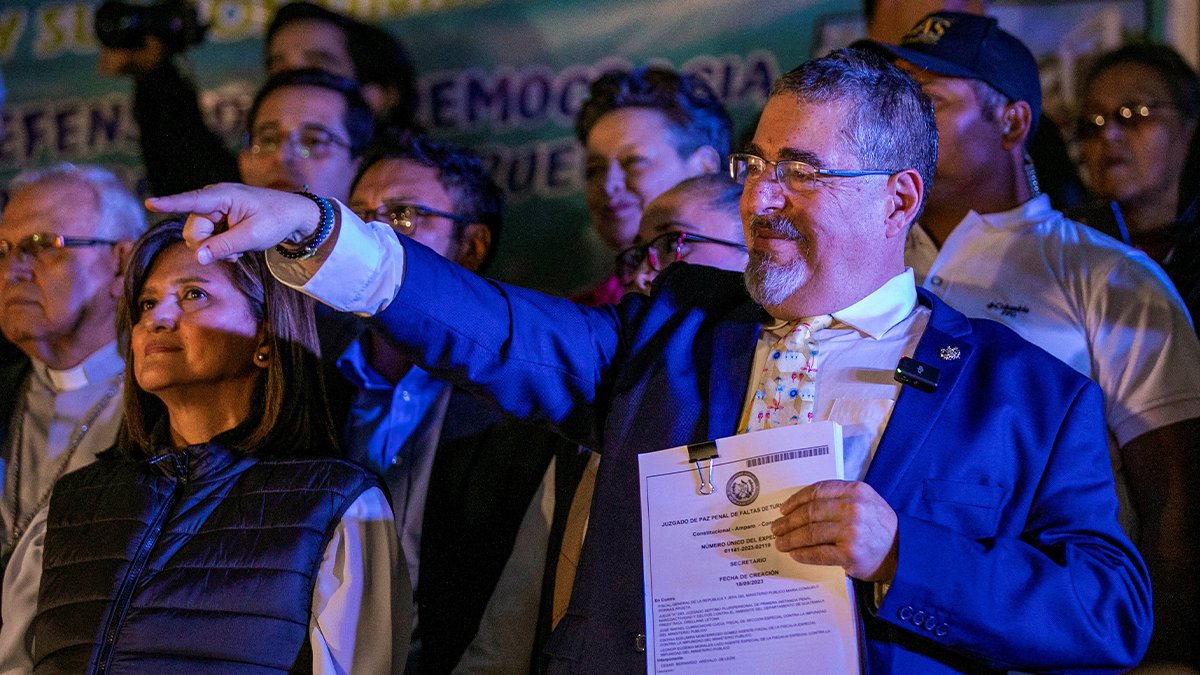 Guatemala'da seçim geçersiz sayıldı: Yüzlerce kişi sokakta