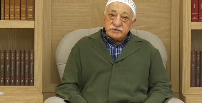 FETÖ darbe mesajını aylardır bu cübbeyle vermiş