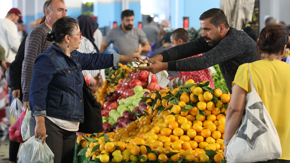 Semt pazarlarında bağıranlara ceza yağmuru! Artık "Çengelköy hıyarı, kütür kütür elmaya gel" dönemi bitti