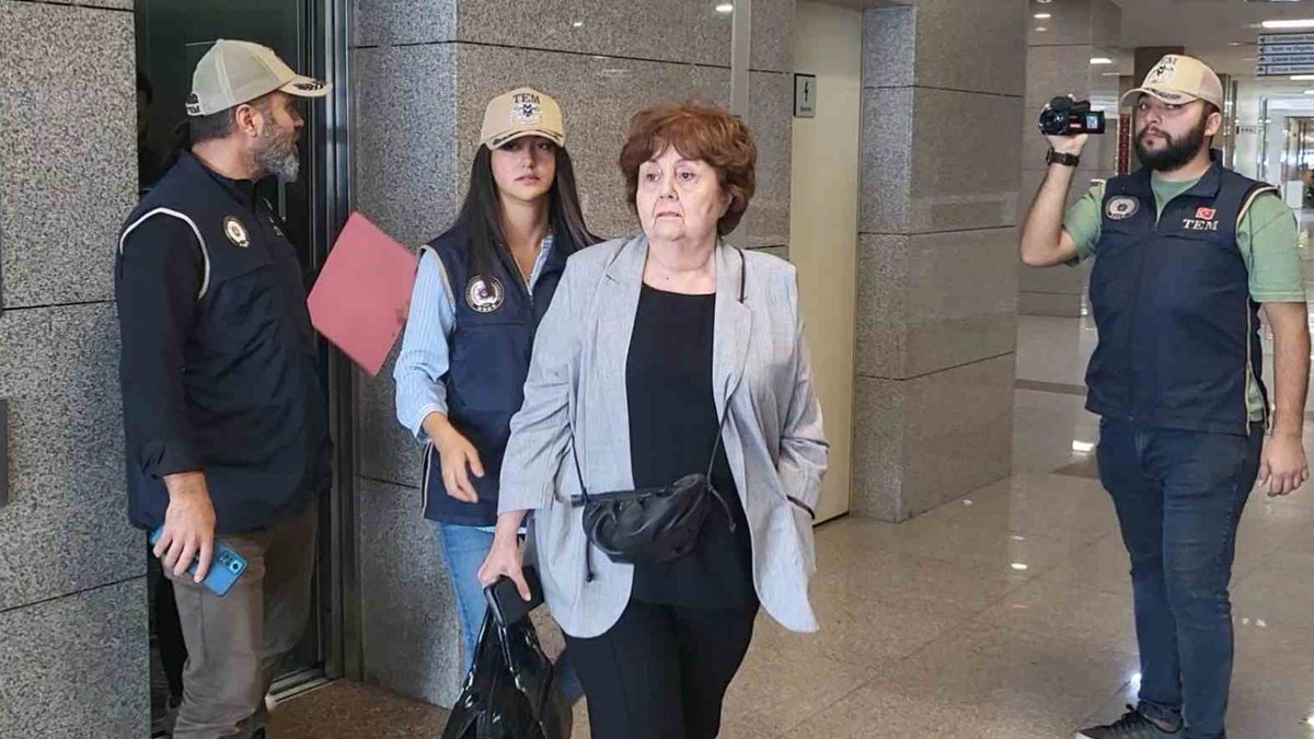 Halk TV sunucusu Ayşenur Arslan'a gözaltı! O sözleri gündemi sallamıştı! Programı yayından kaldırıldı!