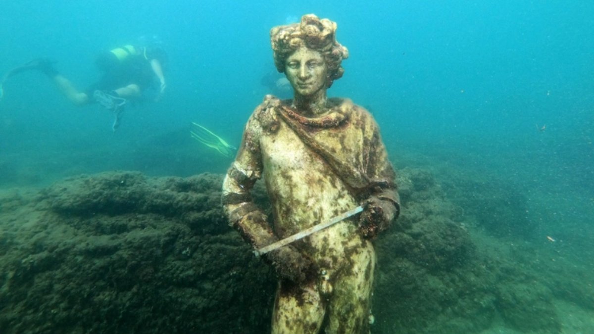 Akdeniz'de tarihe geçecek keşif! İşte bin yıllık su altı şehri...