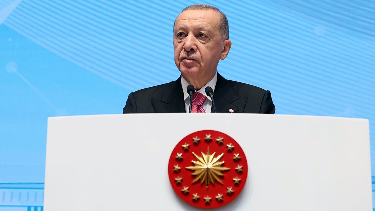 Erdoğan yeni anayasa çağrısını bir kez daha yineledi