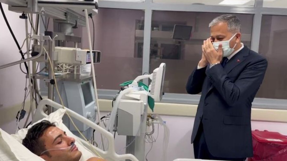 Erdoğan Ankara'daki terör saldırısında yaralanan polis memuruyla konuştu