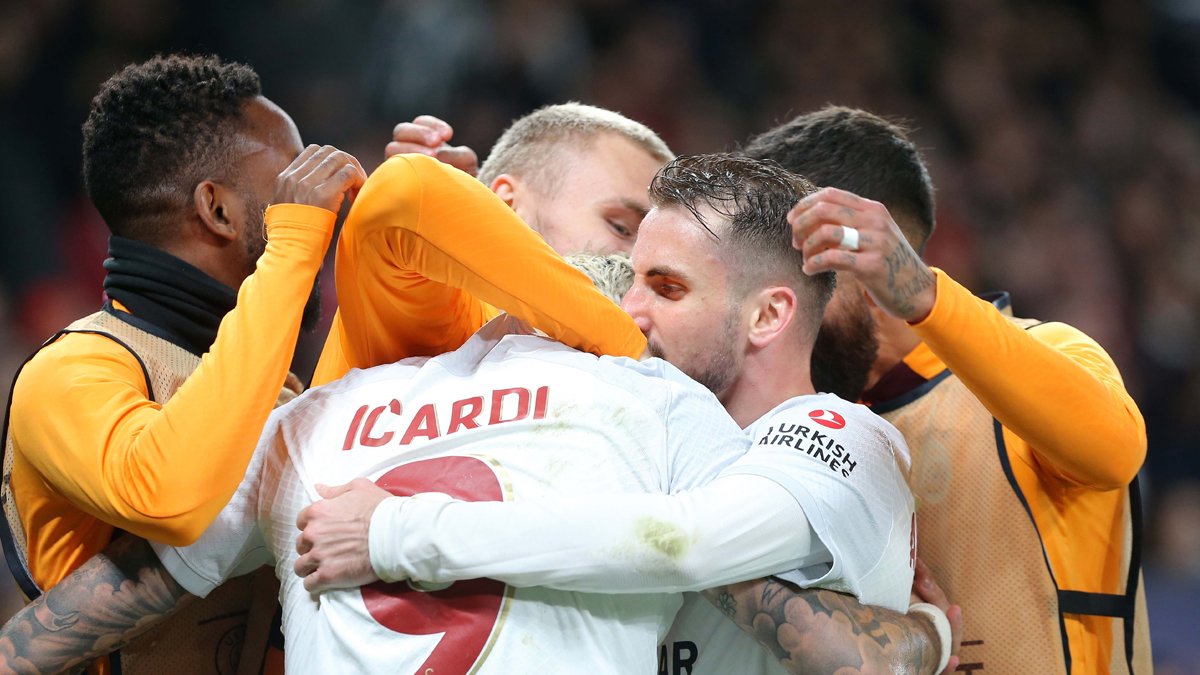 Galatasaray'dan tarihi zafer! 22 yıl sonra ilk kez! Okan Buruk Şampiyonlar Ligi tarihine geçti!