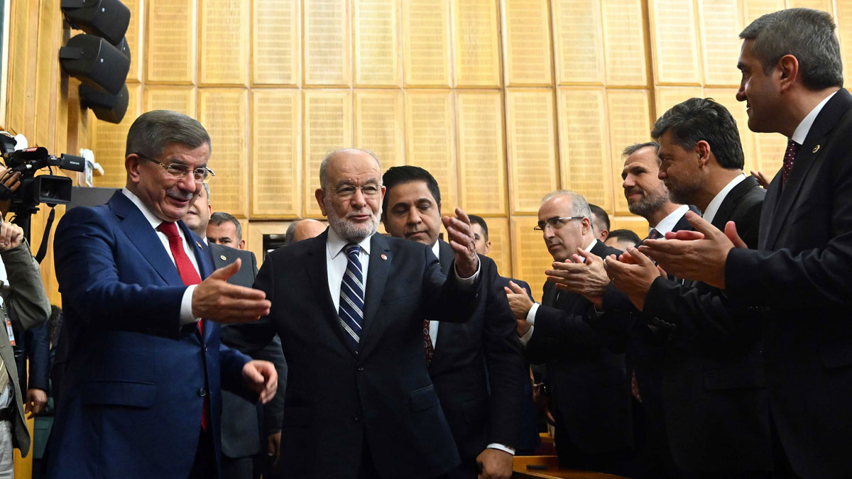 Gelecek ve Saadet Partisi'nden ortak grup toplantısı: İki liderden 'ekonomi' mesajı