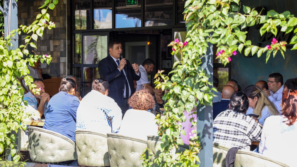 Başkan Tugay CHP üyeleriyle buluştu: “Aydınlık yarınlara olan inancımızdan asla geri adım atmayacağız”