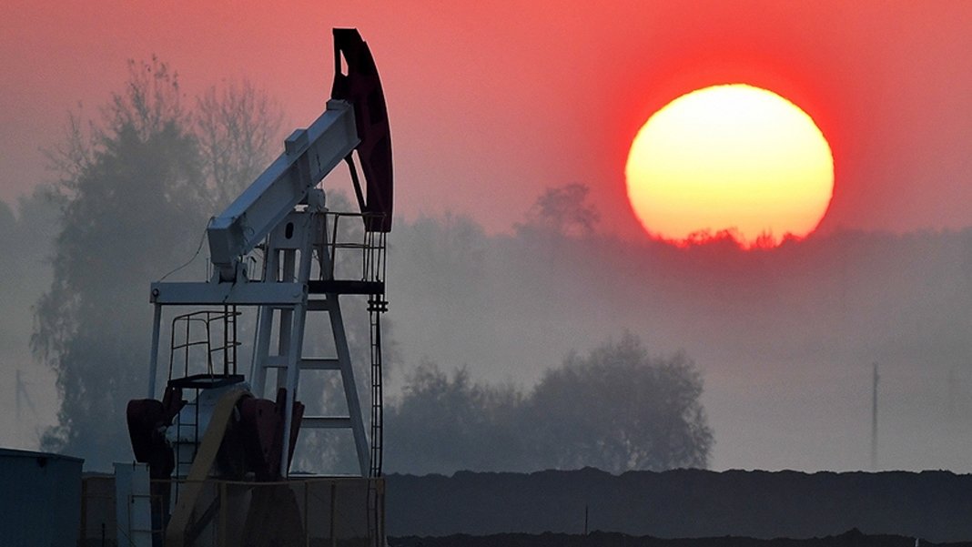 Brent petrol varil fiyatı son bir ayın en düşük seviyesinde