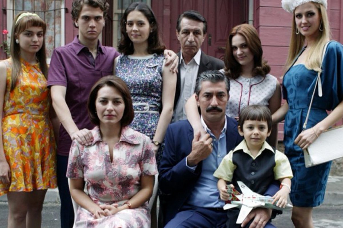 Öyle Bir Geçer Zaman Ki dizisinin  yıldız oyuncusu apar topar hastaneye kaldırıldı! Sercan Badur sevenlerini korkuttu!