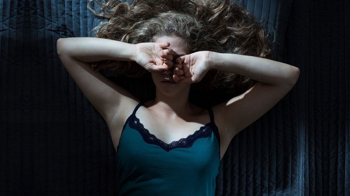 Her gece aynı saatte uyanıp uykunuz bölünüyorsa bu hastalığın işareti olabilir! Vücudunuz sinyal veriyor, dikkate almalısınız