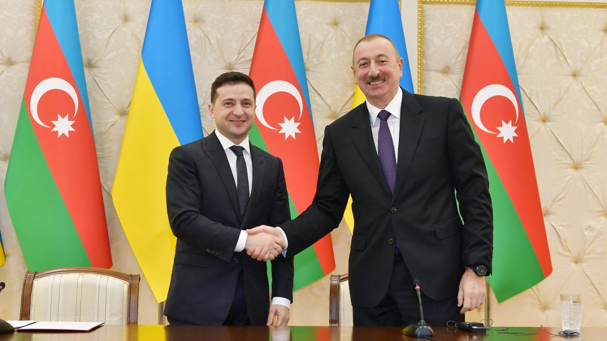 Zelenskiy ve Aliyev telefonda görüştü