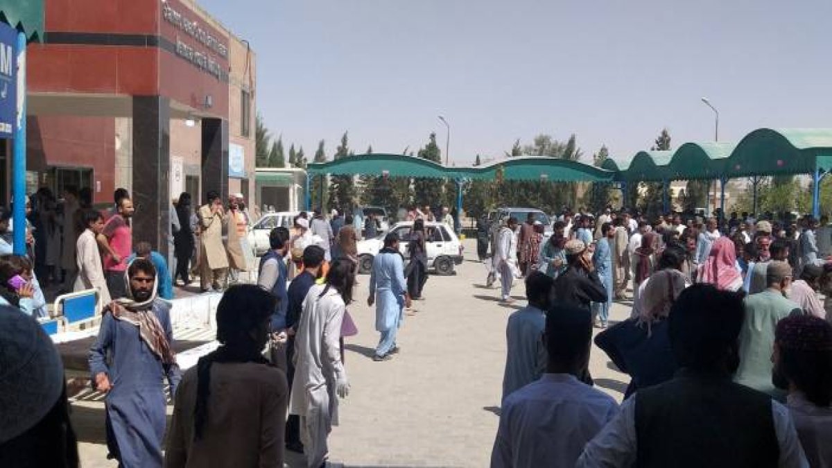 Pakistan 2 milyon mülteciyi kovuyor