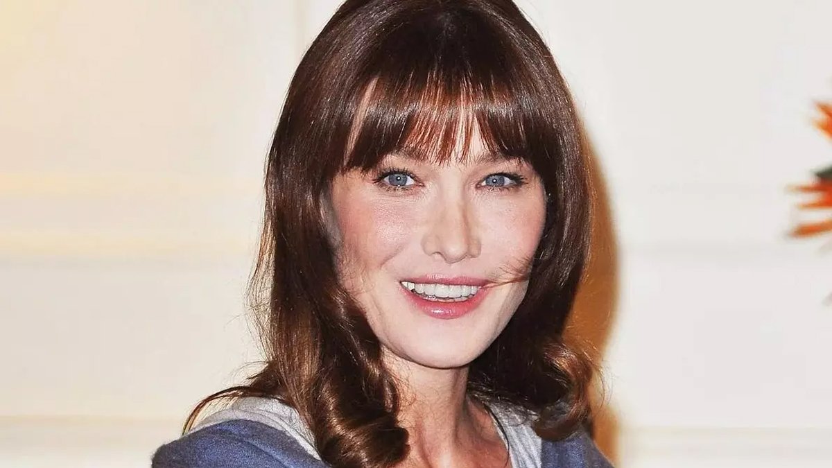 Carla Bruni kanserle mücadelesini anlattı