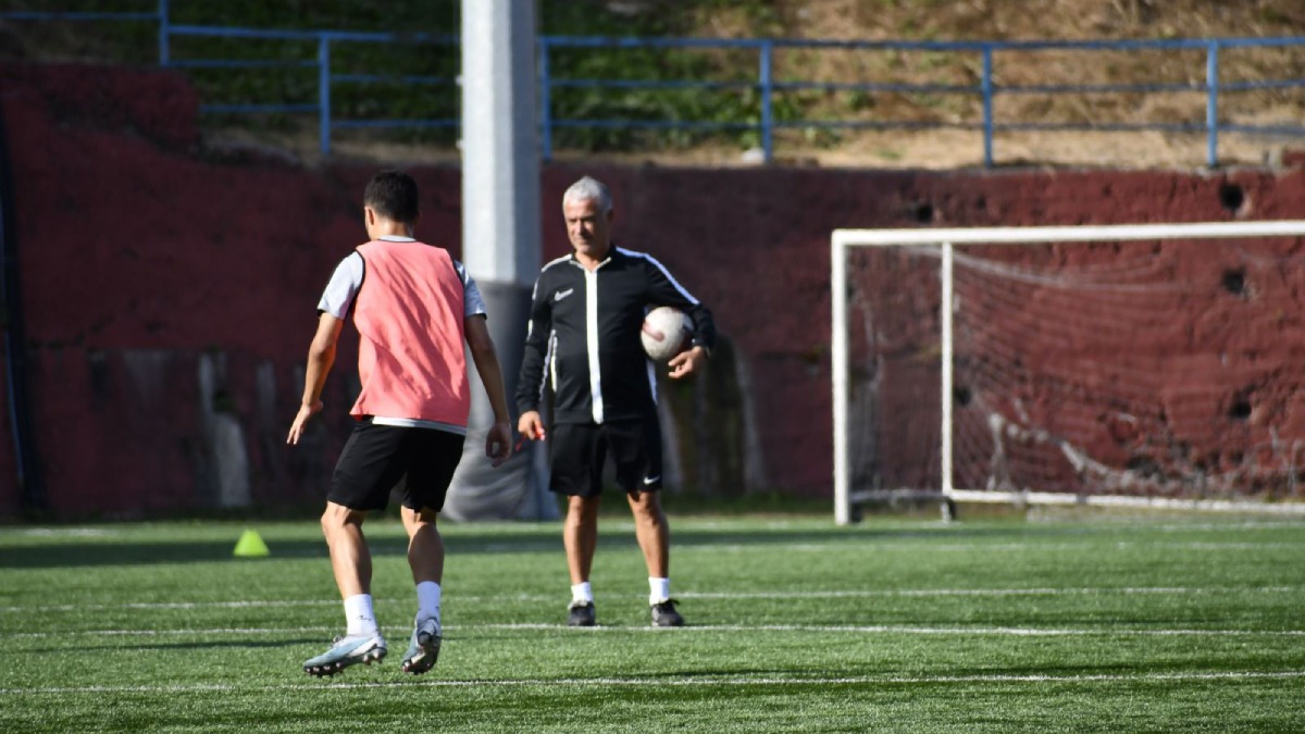 Kdz. Ereğli Belediyespor Teknik Direktörü Cahit Terzi: Profesyonel lige herkesin desteği ile çıkacağız