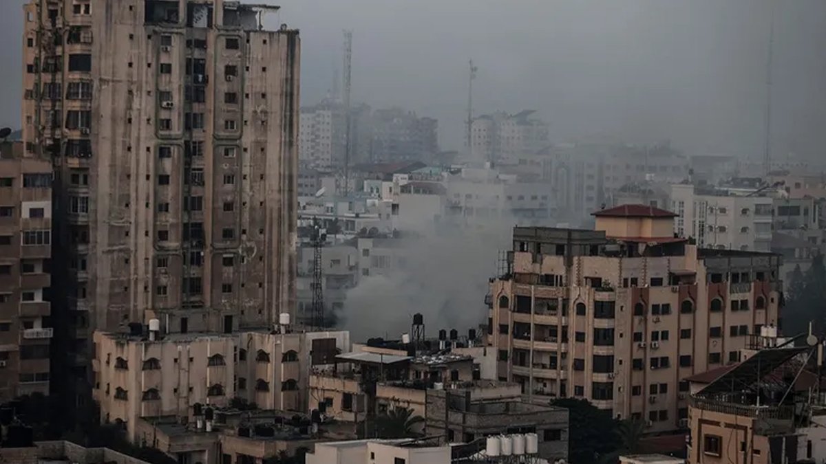 İsrail'den Gazze'ye mal ve yakıt yasağı