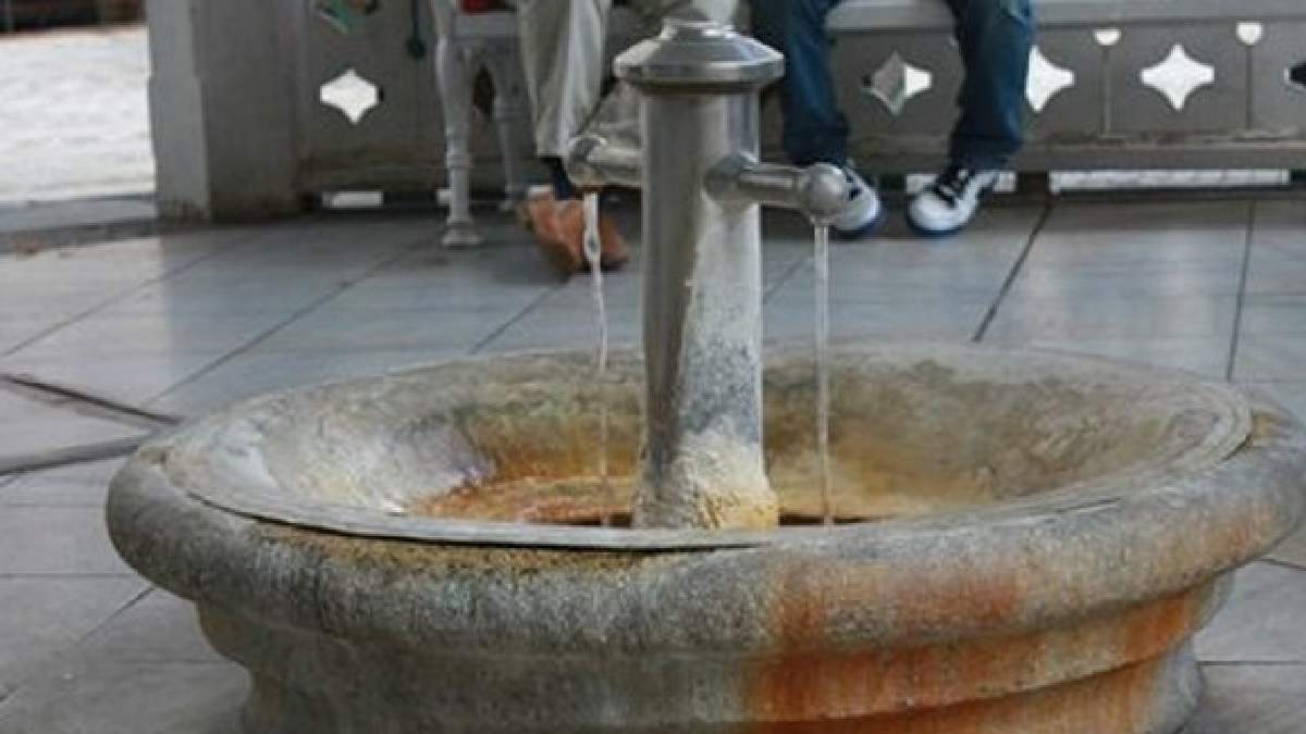 Dünyanın en şifalı suyu Türkiye'de çıktı! Tam 2 bin yıllık: Faydalarını duyan şişelere doldurup gidiyor