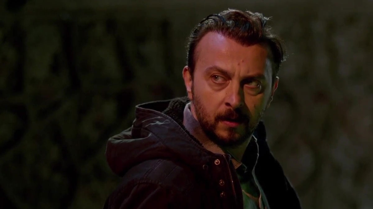 Ali Atay'dan hayranlarına üzen haber: Hastalığı nedeniyle oyunculuğa ara vermiş!