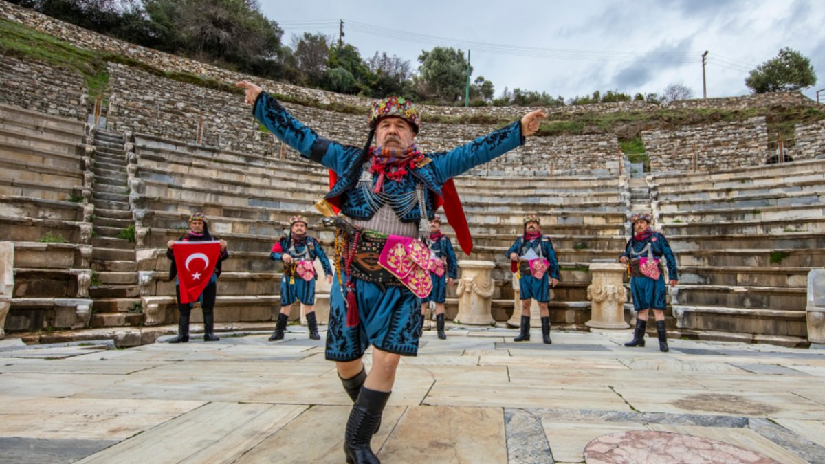 Zeybek Hangi Yöreye Aittir: Türk Folklorünün Önemli Bir Parçası