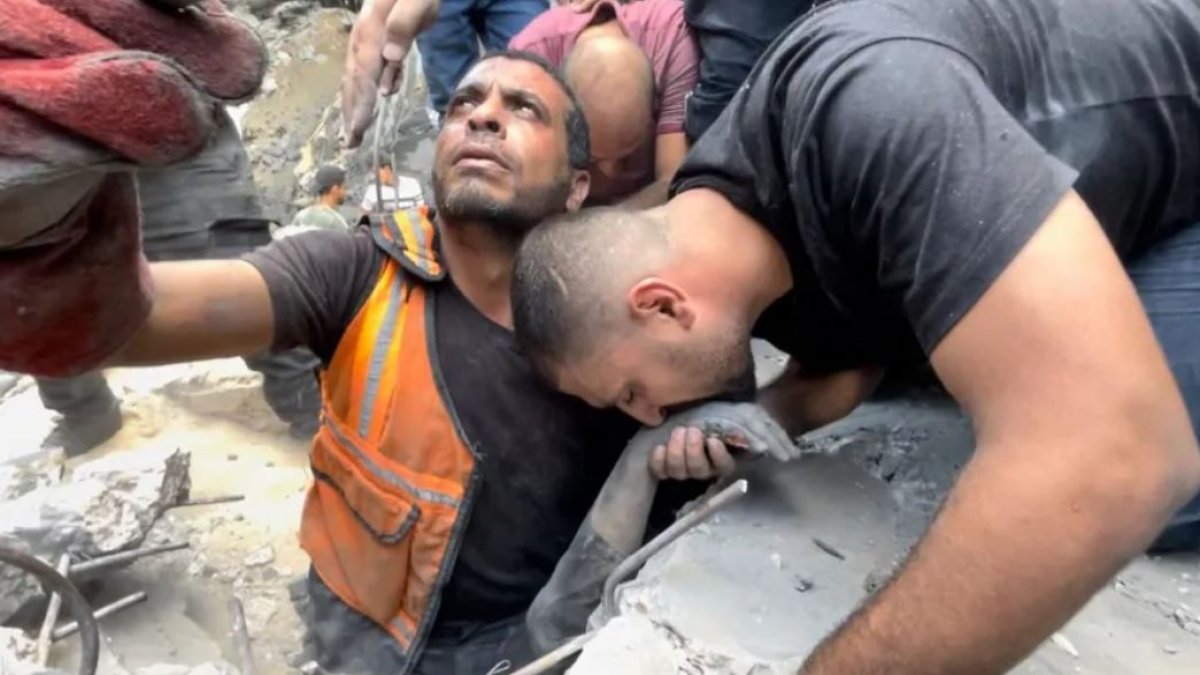 AA muhabiri İsrail saldırısında yakınlarını kaybetti