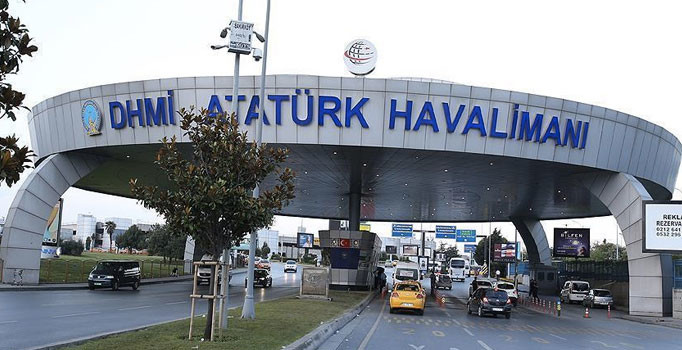 İstanbul Atatürk Havalimanı'nda giriş ve çıkışların kapatıldığı haberlerine yalanlama
