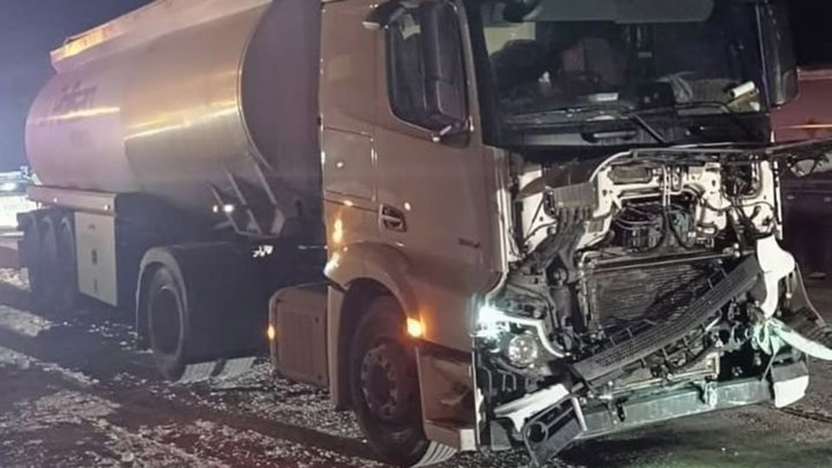 Düğüne giden araç tankerle çarpıştı: Çok sayıda ölü ve yaralı var